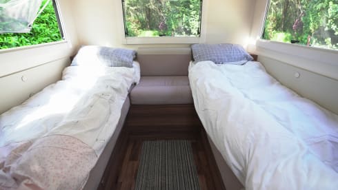 Roscoe – Luxury motorhome - sleeps 6 - Includes Insurance