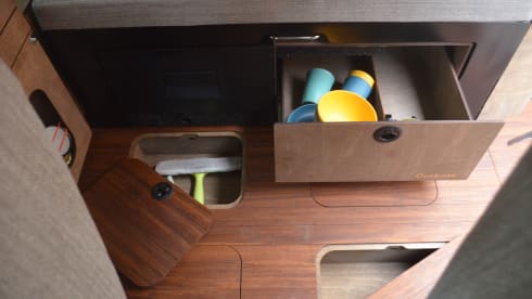 Daisy – Sustainable camping with a cute electric Volkswagen van