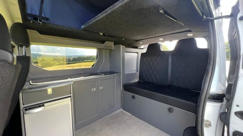 Pop top fun – 4 berth Renault rooftop from 2016