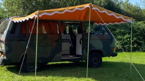 Campouflage  – 2p Volkswagen campervan from 1985