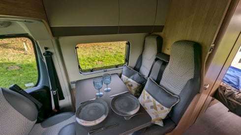 Ellie – Ellie-your 2 berth luxury home from home adventure awaits!