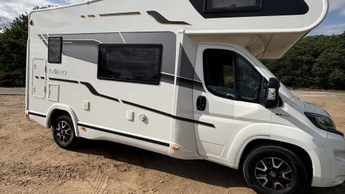 Betty  – 6 berth Benimar Mileo from 2018