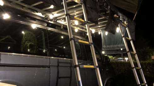 Easy rider  – VW Caravelle 4 pers. Camper van (2 x roof tent)