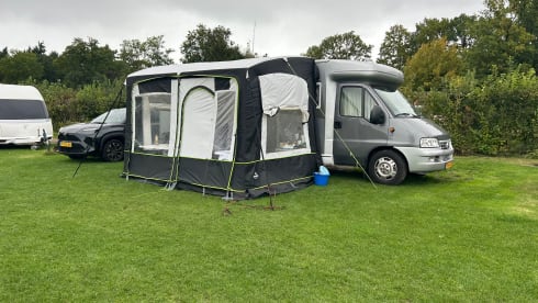 Zeer ruime nette camper – 4p Fiat semi-integrated from 2004