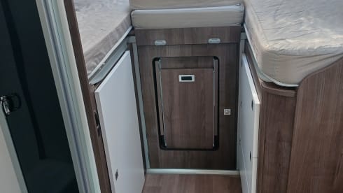Cocoon 463 – 4p Benimar semi-integrated uit 2024