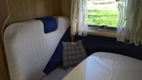 Merry Mary – Spacious Rimor 98p 2019 - Single beds - Pull-down bed - Air conditioning - Lots of sunlight