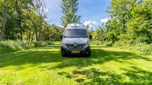 ORBIS – 2p Renault bus from 2018 Travel case built for convenience. none like this