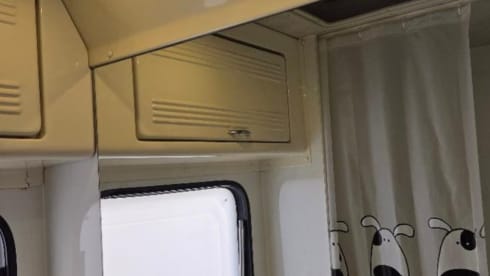 Ford Alcove 6 places de 2004