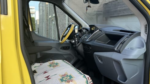 Banana – 2p Ford campervan uit 2018