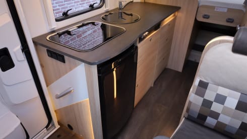 Vrij & Blij – Spacious Sunlight T66 with single longitudinal beds, year of manufacture 2019 with 150 hp (euro 6)