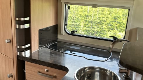 Knausy  – Knaus Camper 4-person Air conditioning in cabin + living area