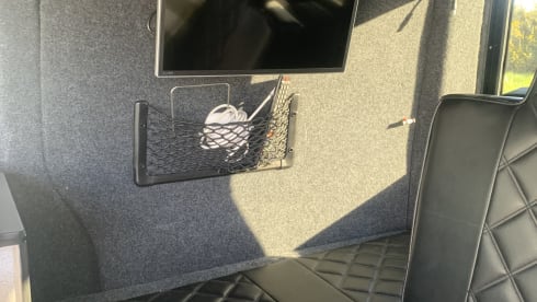 Dora – 4 berth VW Transporter Campervan 