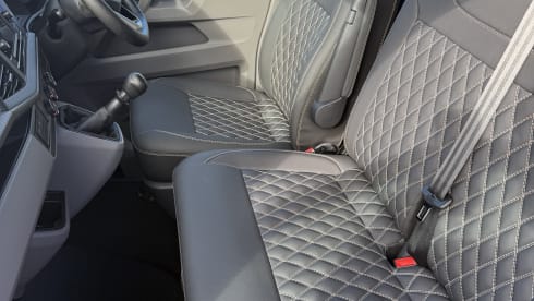 VW Campervan SWB – VW Transporter 6.1 | Camper King Brand New Conversion 