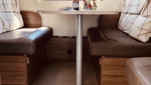 Ooit Is Nu! – Self-sufficient 6 person luxury camper "Ever Is Now"