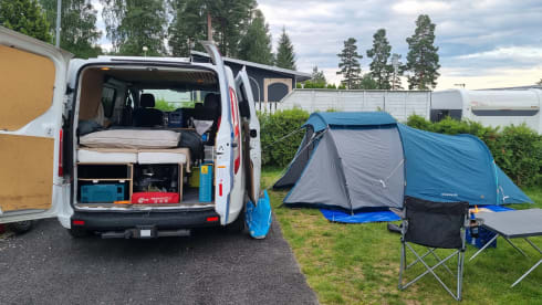 Camper incognito  – 2p Ford bus from 2018