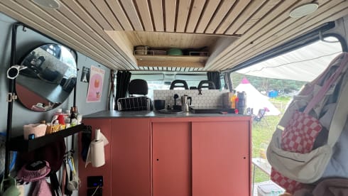 Batmobile  – 2p Peugeot campervan uit 2004