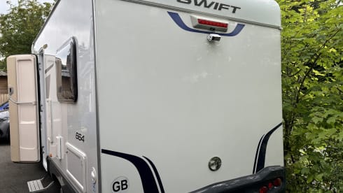 Mary Hen – Swift Escape 664 4 Berth Motorhome