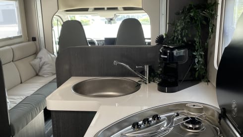 House On Wheels by Lisette 🚐 – 6p Ford integrated uit 2025