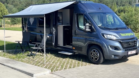 2p Carado campervan uit 2024