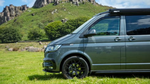 Rooby Doo – Luxury High Specification Family VW T6.1 4 Berth Campervan