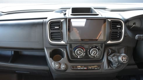 Pegaso  – Splendido camper di classe A - 4 posti letto - 5 cinture di sicurezza, Pegaso 740 