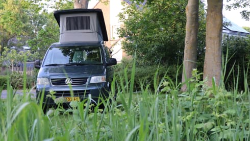 Volkswagen t5 campervan 