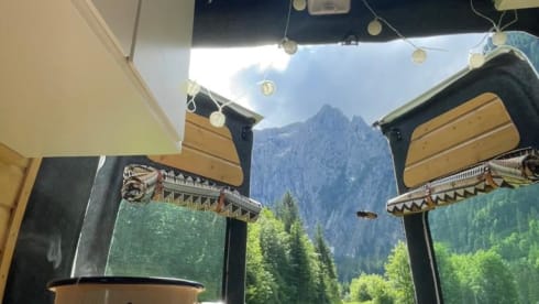 Feel at home in this DIY camper and go on a journey of discovery!