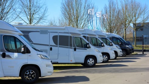 Carado T448 Automaat – Automatic - Fully equipped - Very luxurious camper length beds - Modern