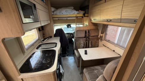 Our Molly – 6 berth Peugeot alcove from 2015