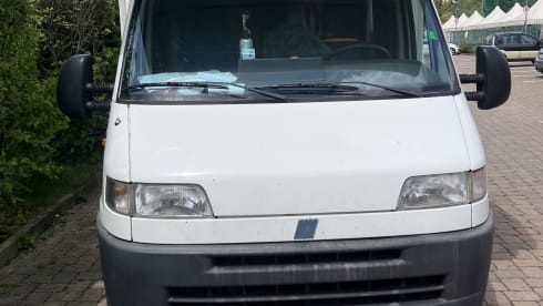 Ideal and cozy family camper, bicycle carrier for 4 or scooter, 2.8 JTD