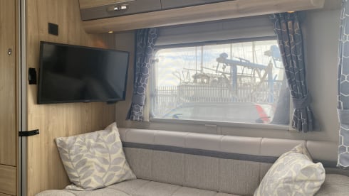 FUN BUS :0) – Large 6 berth Family Motorhome