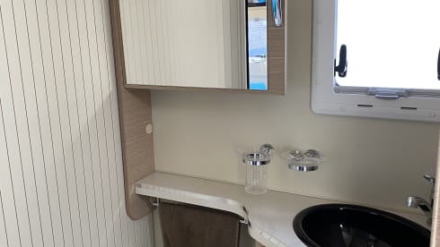 MC Louis Souvereign 479 con letto matrimoniale