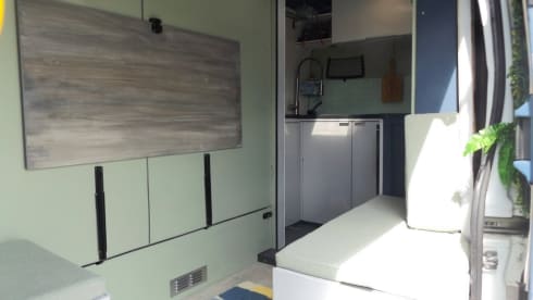 Milo – Spacious Off-Grid Campervan