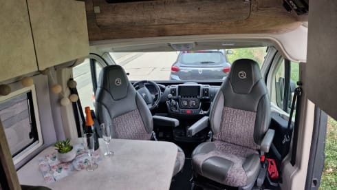 Cit – Autark,Große Batterie,viel Solar,Wechselrichter,sehr gut Isoliert,Premium!