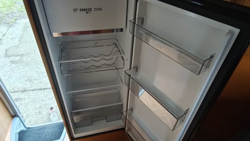 Mooie ruime camper, een trouwe bus – 4p McLouis semi-integrated uit 2003