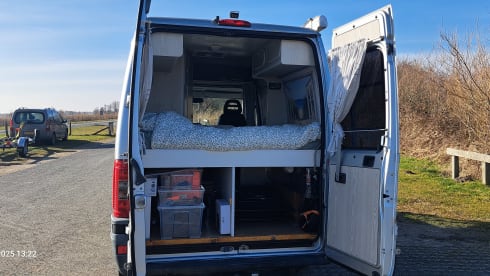 2p Peugeot bus with toilet