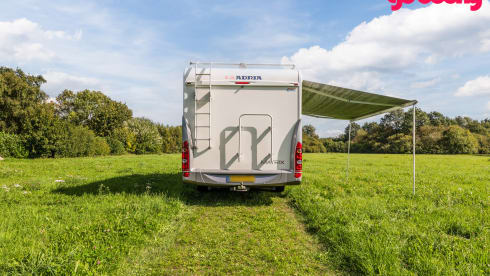 Kikker  – 5p Adria Mobil integrated uit 2011