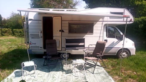 Fietsvakantie – 4-person Hymer with 2 E-Bikes