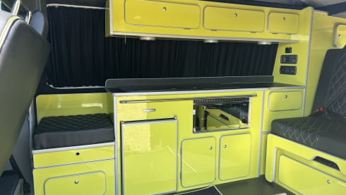 The Wasp – 4 berth Volkswagen campervan from 2019