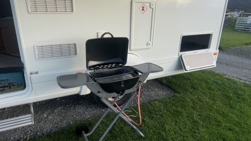 carrie the camper  – modern 6 berth camper 4 belts start your adventure now 