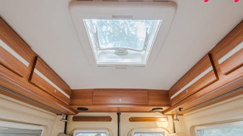 Onze Brût – 2-person Pössl bus from 2014