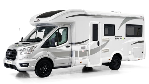 Astrid – Luxury 4-6 Berth Roller Team Auto-Roller 747 Manual - Fully Insured