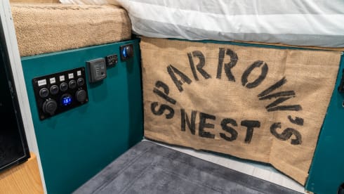 Sparrow's nest – All season Off grid campervan with full length double bed  *Pet friendly*