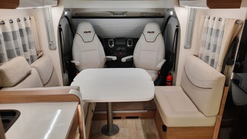 4p Pilote P 746 sensation Semi-Integral from 2020