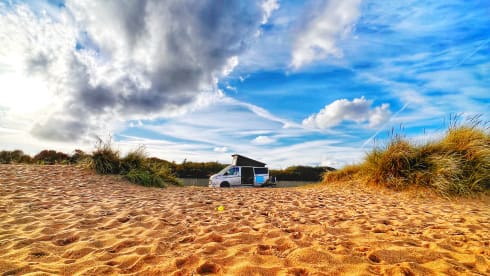 Becky – Ford Transit Custom Campervan 4 Beth 