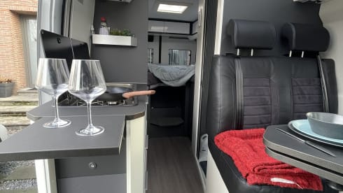 2p Adria Mobil bus uit 2023