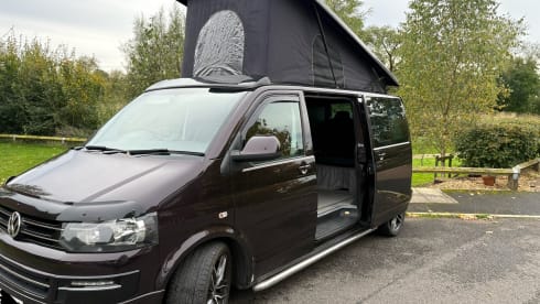 Ronnie – 4 berth Volkswagen campervan 2015
