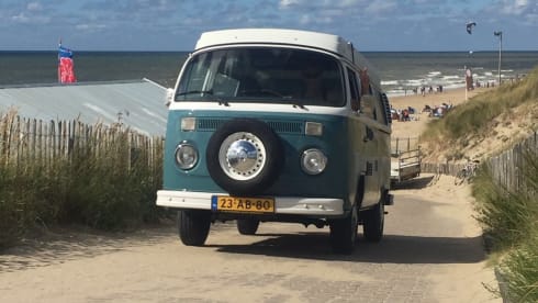 Billy – Volkswagen T2b Camper from 1978