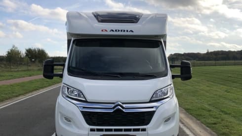 BONVOYAGE – 4p Adria Mobil semi-integrated from 2021