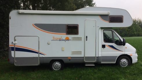 Beautiful spacious family motorhome for 6 people with air conditioning